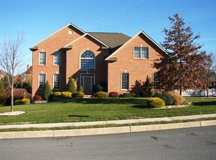 142 Moonlight Dr, Greencastle, PA