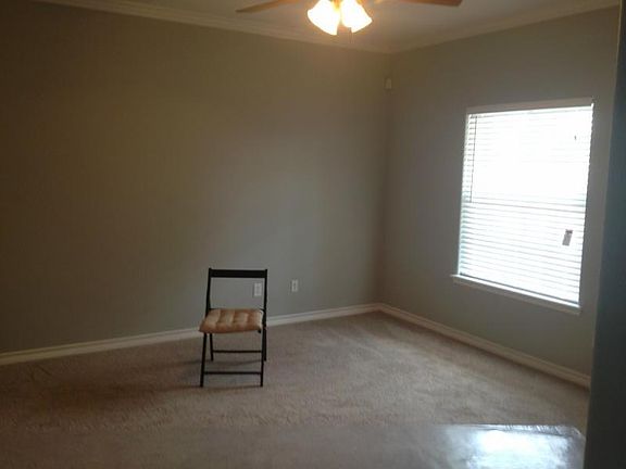 3rd image of 5237 Williams Dr #2