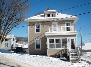 489 Diagonal St, Lansing, IA 52151