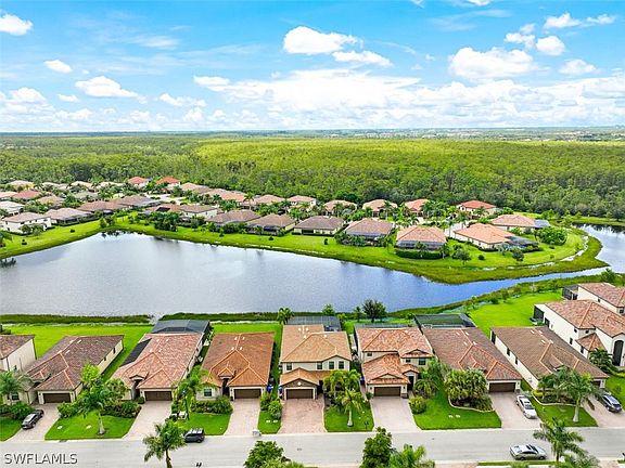 4th image of 10940 Cherry Laurel Dr
