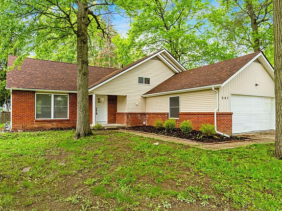 2nd image of 547 Hawthorne Pl