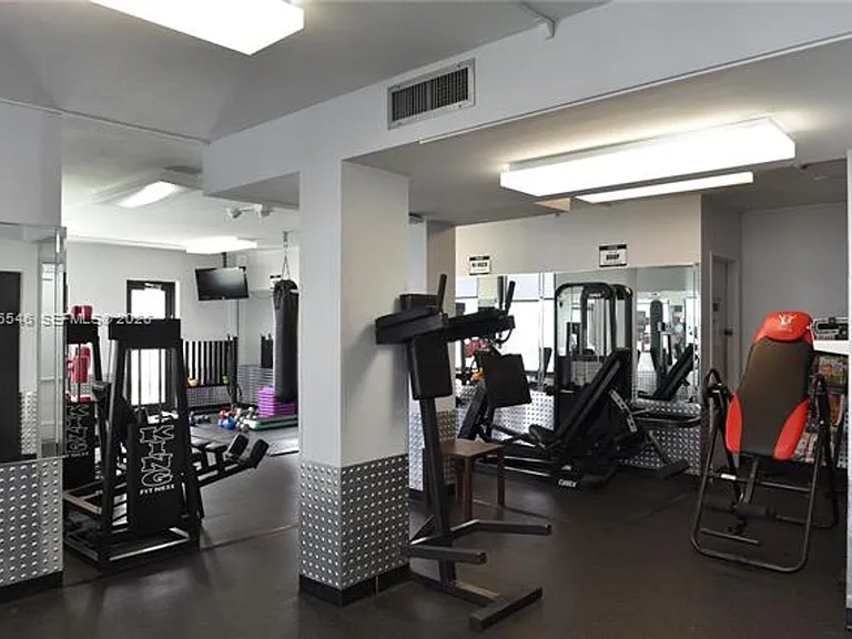 5555 Collins Avenue Cu #8K — Photo 33