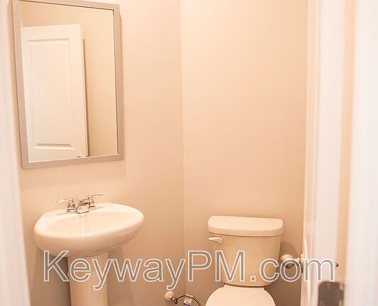 4th image of 3532 Firestone Dr
