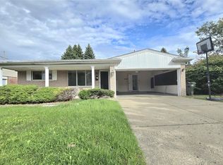 34294 Greentrees Rd, Sterling Heights, MI 48312