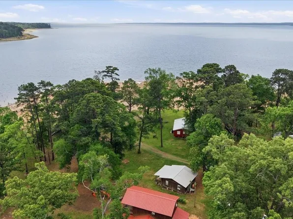 3129 County Road 4750, Broaddus, TX 75929