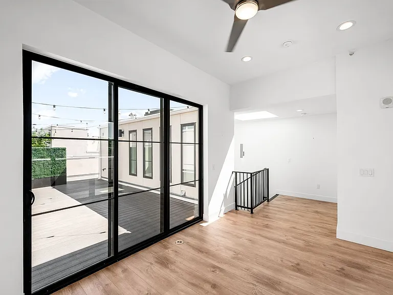 4263 E 8th Ave — Photo 23