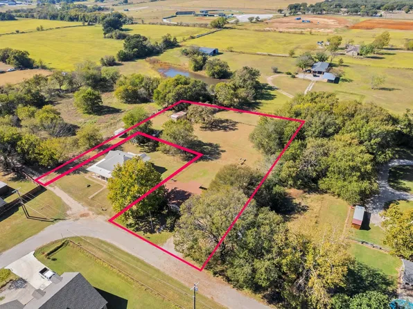 104 N Mimosa St, Paradise, TX 76073