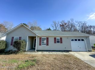 108 Oakley Dr, New Bern, NC 28560