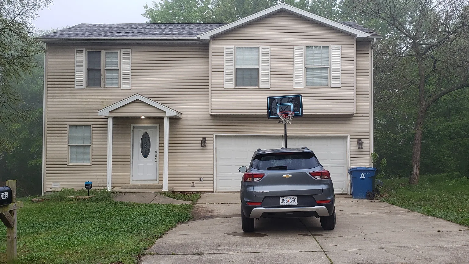 4 bed, 2.5 bath, 1644 sqft, $2,165 — Photo 2