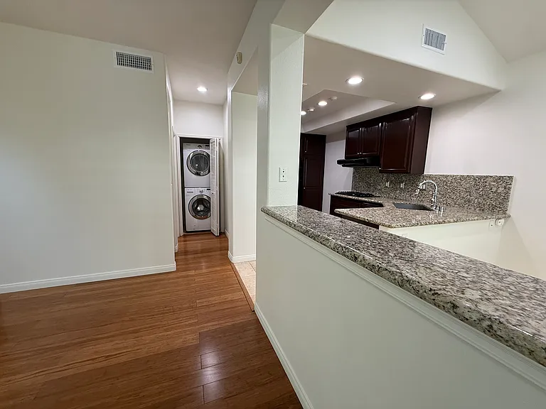 5615 Roundtree Pl — Photo 9