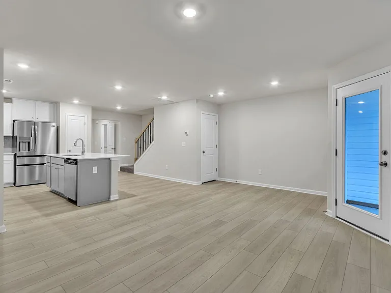 808 Harper St — Photo 5
