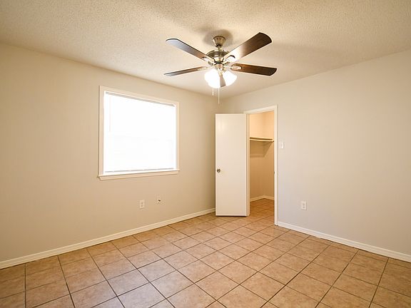 5th image of 2113 N Woodlawn Ave APT A