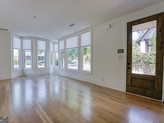 5th image of 290 2nd St