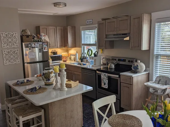 49 Westminster Ave APT 1, Portland, ME 04103