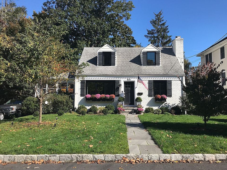 1st image of 621 Harold St