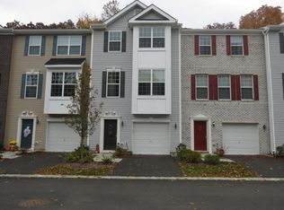 253 Chickadee Ct, Freehold, NJ 07728