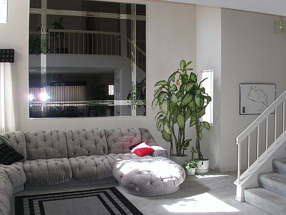 Spacious Living Room, lots of light