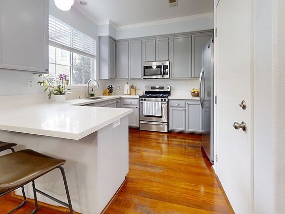 2nd image of 221 Preston Ct