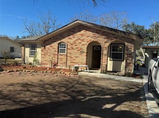 1413 Meadowview Dr, Port Lavaca, TX 77979