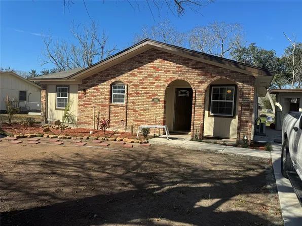 1413 Meadowview Dr, Port Lavaca, TX 77979
