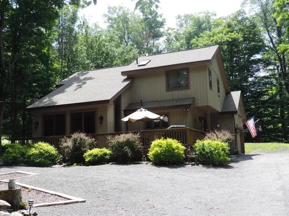 111 Lyman Ln, Gouldsboro, PA 18424