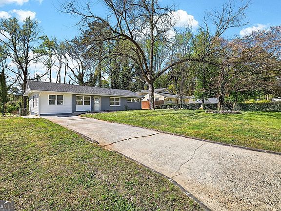 3rd image of 3045 Lindon Ln