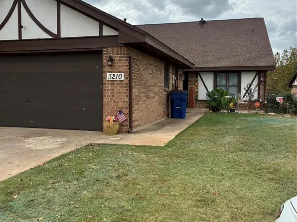 3210 Pondridge Rd, Chickasha, OK 73018