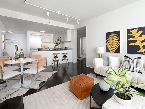 5th image of 338 Spear St Unit 22A