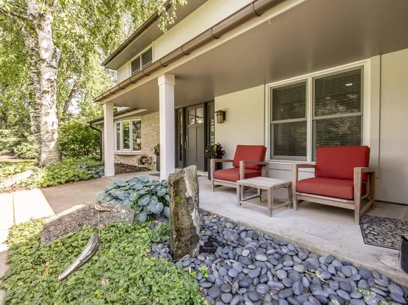 1405 Victoria CIRCLE N N, Elm Grove, WI 53122