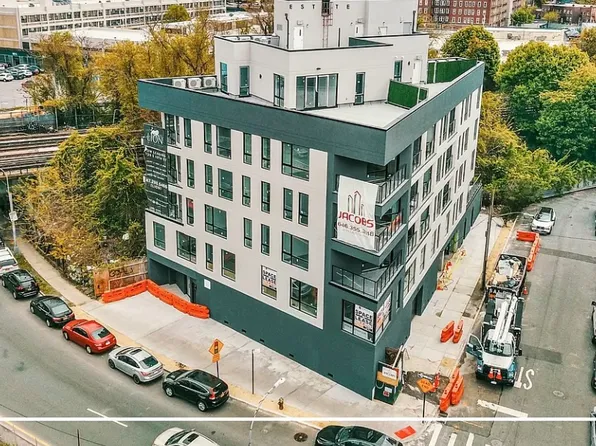 2735 East 13th Street