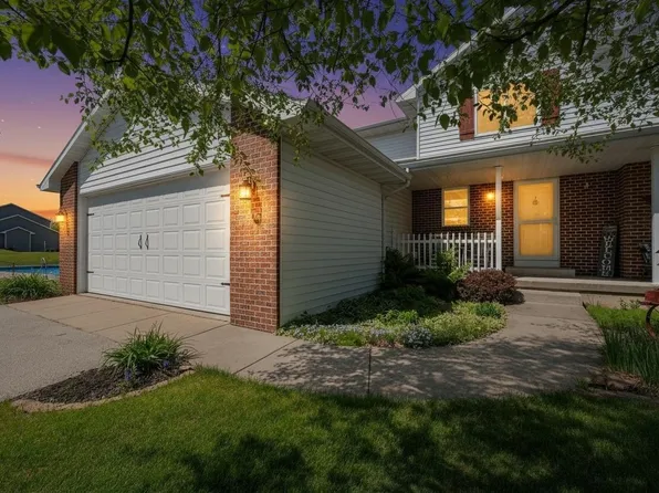 483 Madeline Ln, Little Suamico, WI 54141