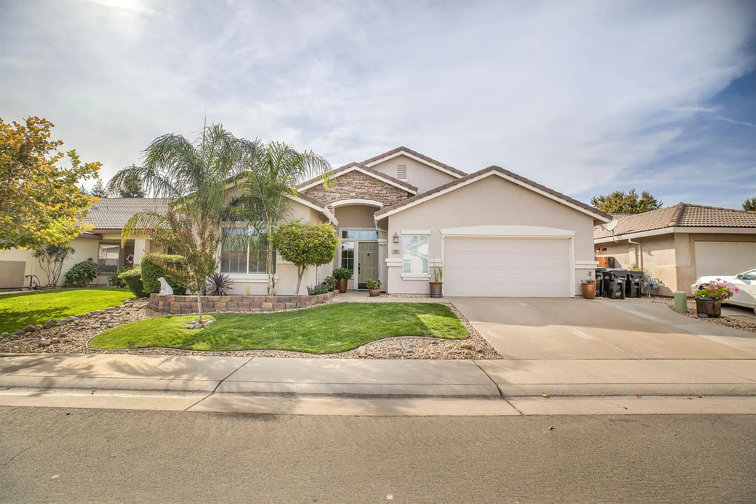 7921 Quaker Ridge Way photo 1