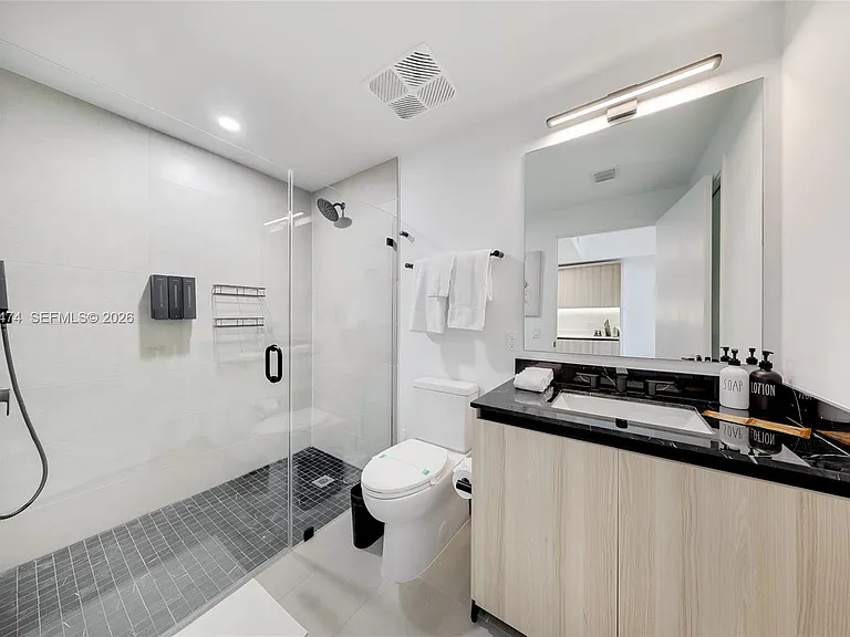 225 N Miami Ave #1510 — Photo 1