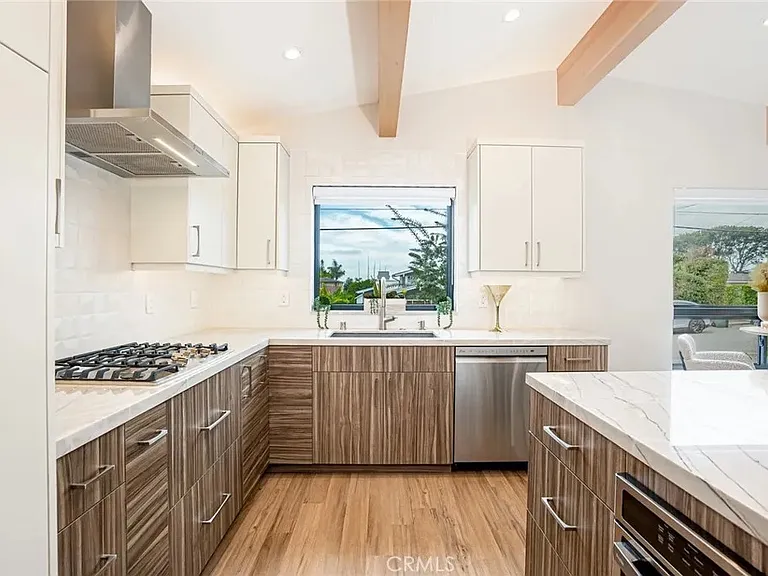 262 Barbara Ave — Photo 6