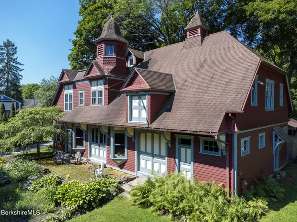 4 Kirk St, Great Barrington, MA 01230