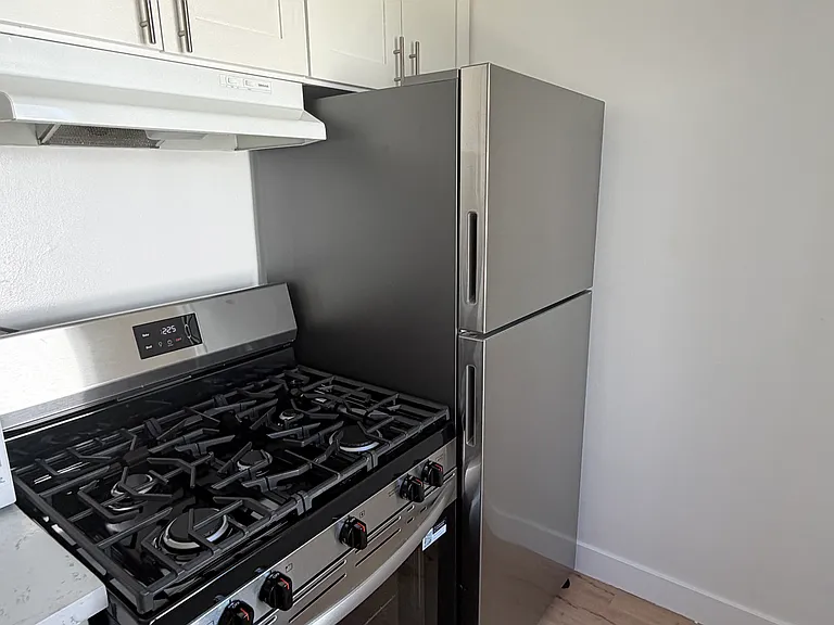 Genesee Luxe Apartments — Photo 10