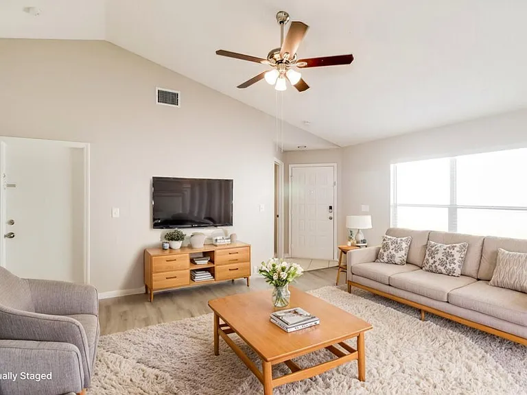 22501 Crows Nest Ct — Photo 5