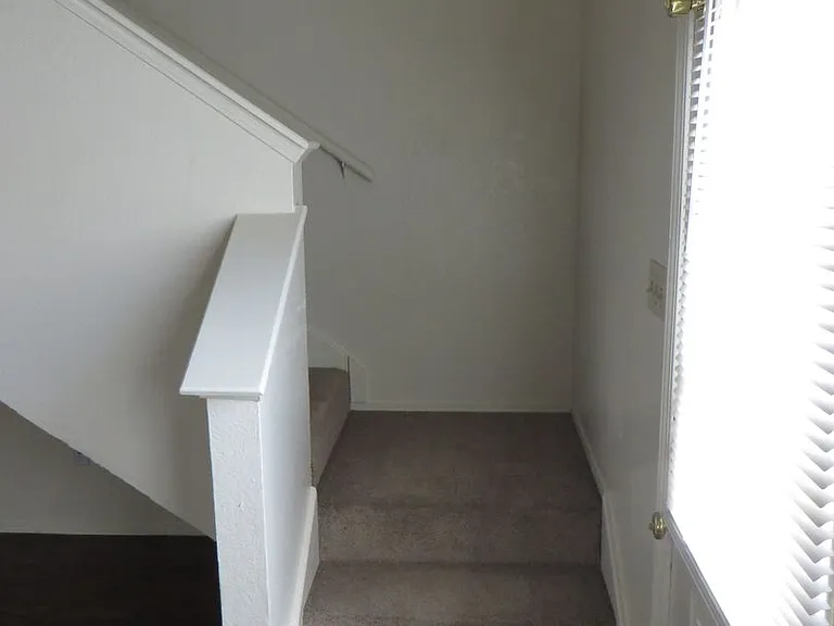 2217 Katy Ln — Photo 19