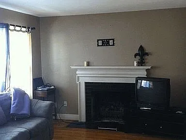 4 bed, 2600 sqft, $2,400 — Photo 2