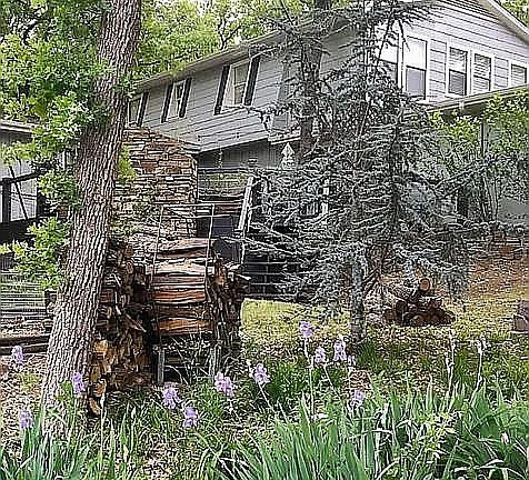 4th image of 302 Cambridge Dr