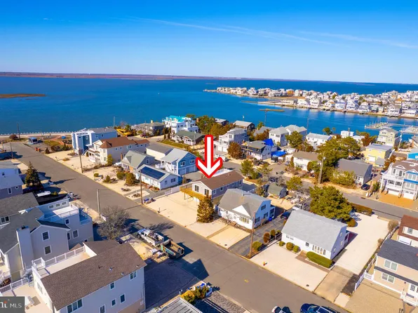 339 W 4th St, Ship Bottom, NJ 08008