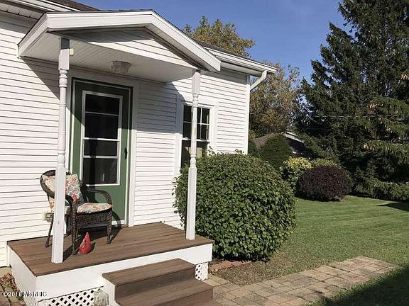 4th image of 304 N Lewis St