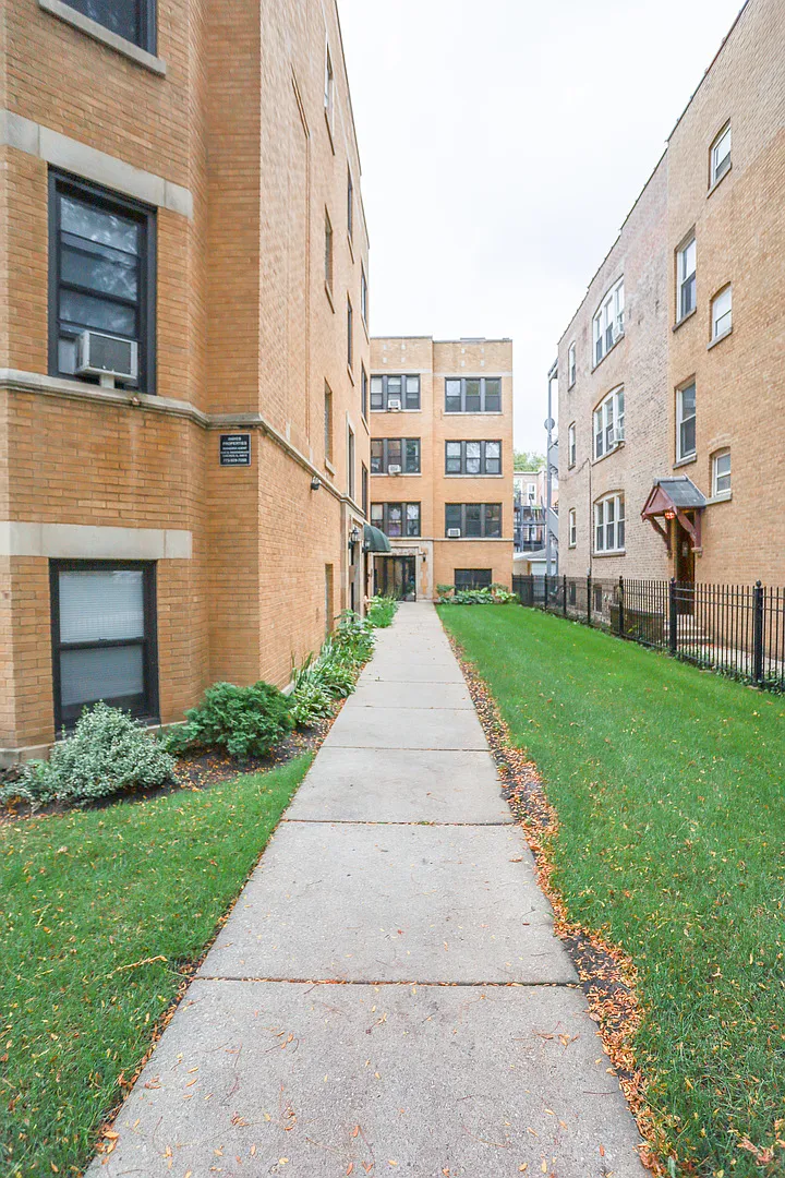 1 bed, $1,800 — Photo 1