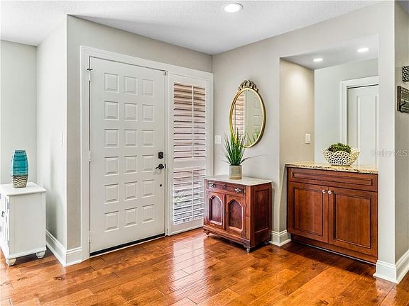 4th image of 4221 Hartwood Ln #1307