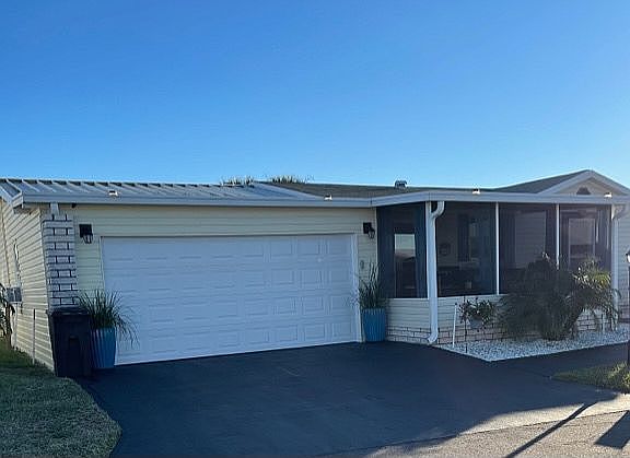 3 garage with 10x10 storage 