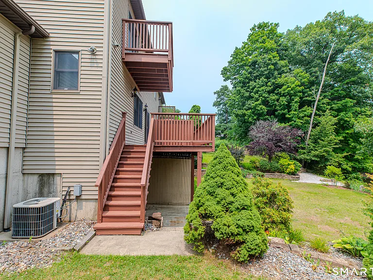 141 Union St — Photo 34