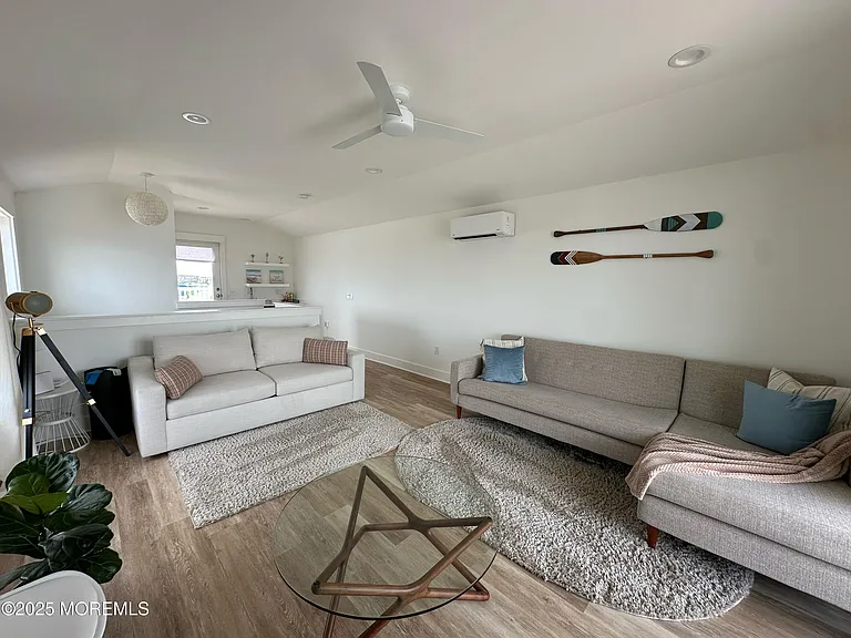 53 Sheridan Ave — Photo 35