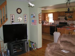 33 Suffolk Rd, Hampton Bays, NY 11946