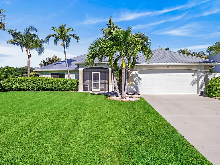 5422 Agualinda Blvd — Photo 2