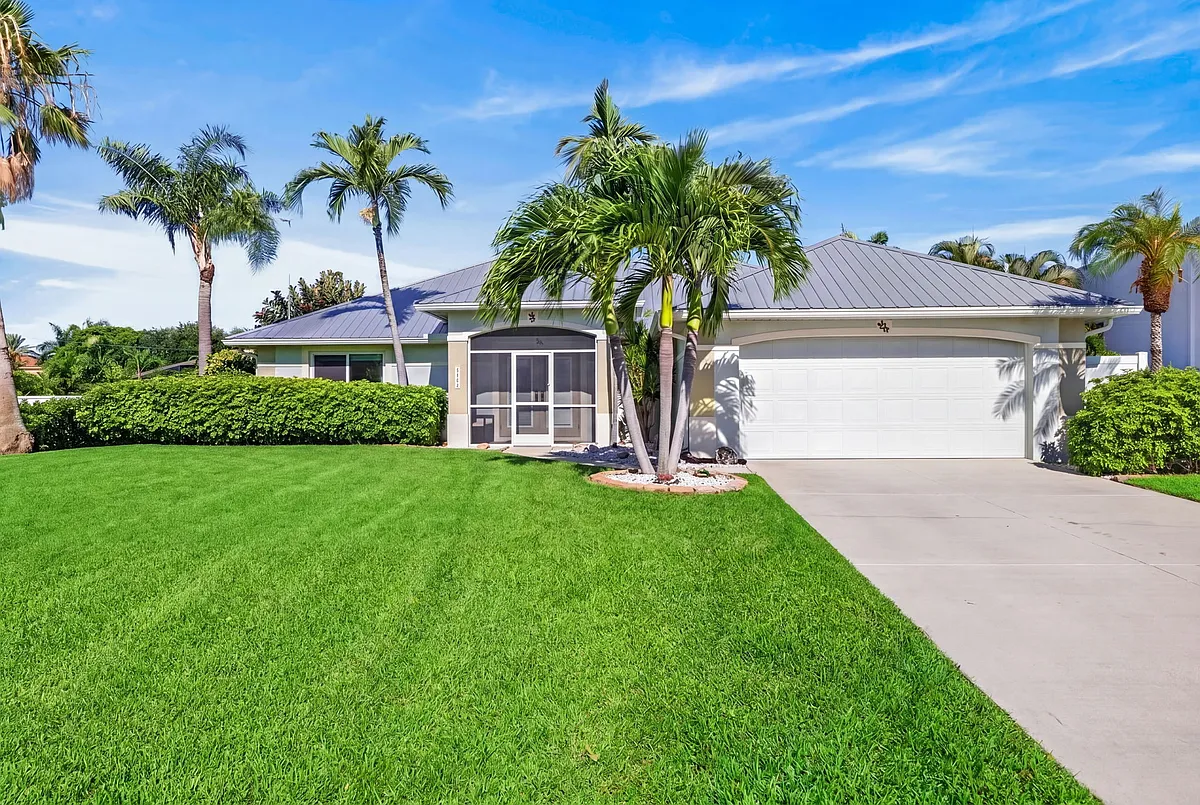 Building Photo - 5422 Agualinda Blvd